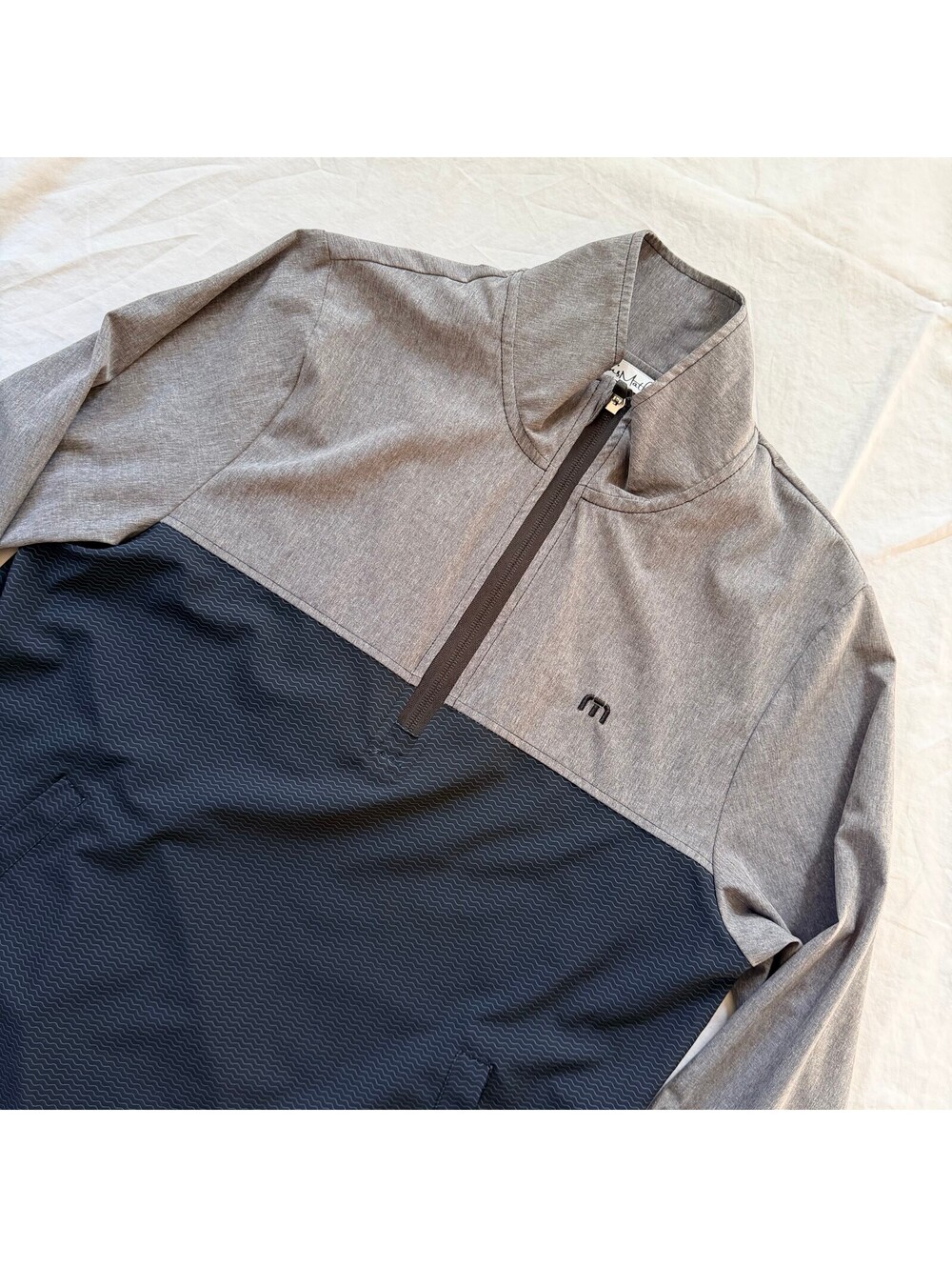 TravisMathew Men's Small Quarter Zip Golf Pullover Gray Navy Stretch Jacket